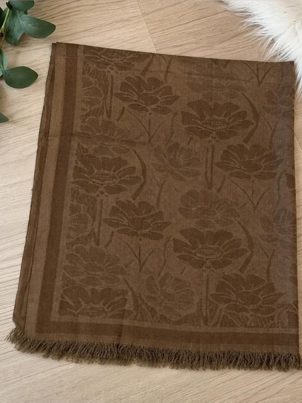 Brown Floral Jacquard Oversized Wrap‎ Scarf Fringe Trim One Size NWOT